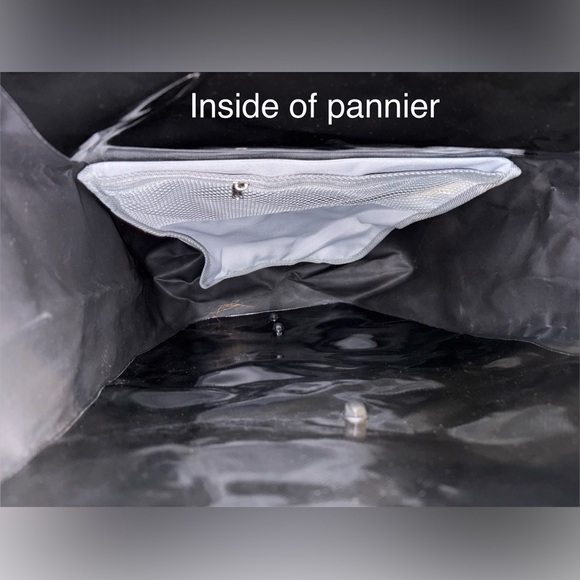 Authentic Black Ortlieb Back-Roller Classic rear bicycle pannier (20L) - Picture 8 of 11